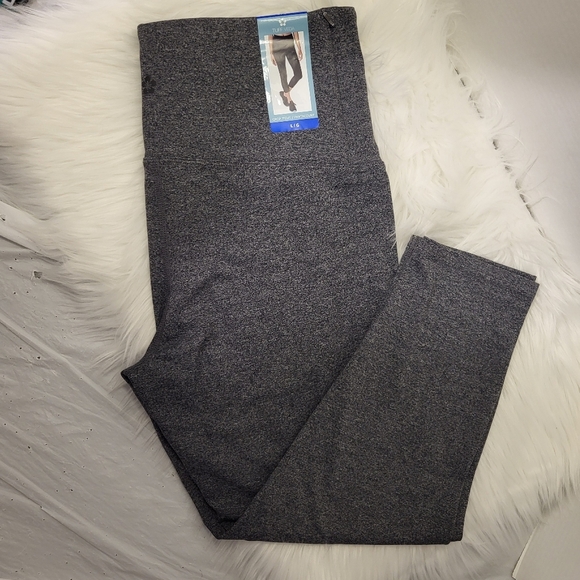 NEW- Tuff Veda Women's Capris Leggings, Size Large (30) - Picture 6 of 7